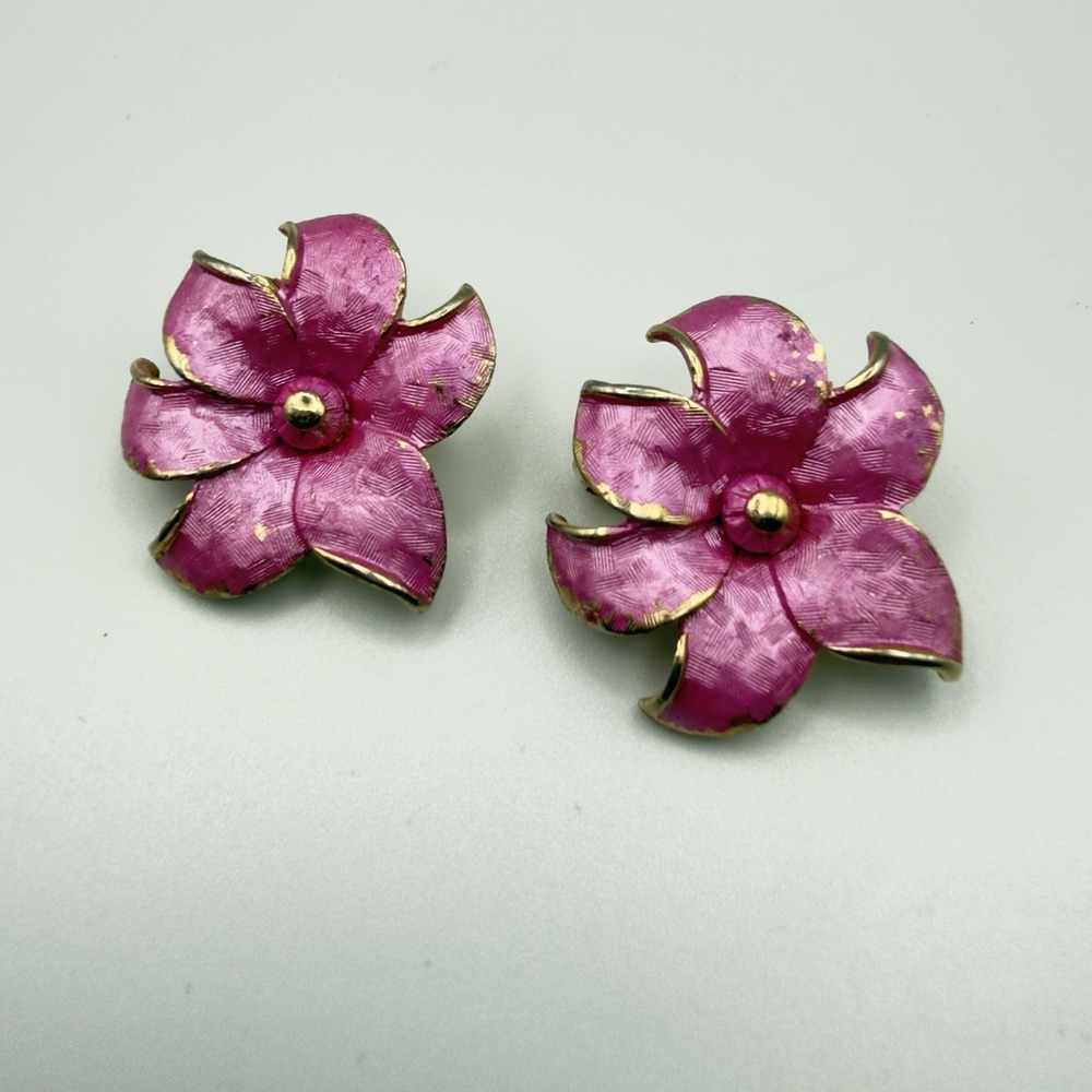 Vintage Pink Enamel Flower Clip On Earrings Gold Tone Floral Mid Century Spring